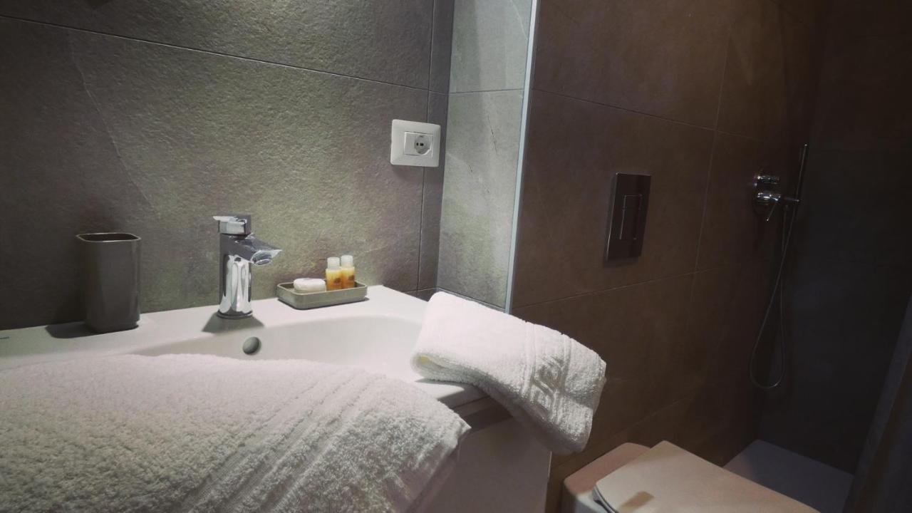 Domus 190 Rooms Varese Dış mekan fotoğraf